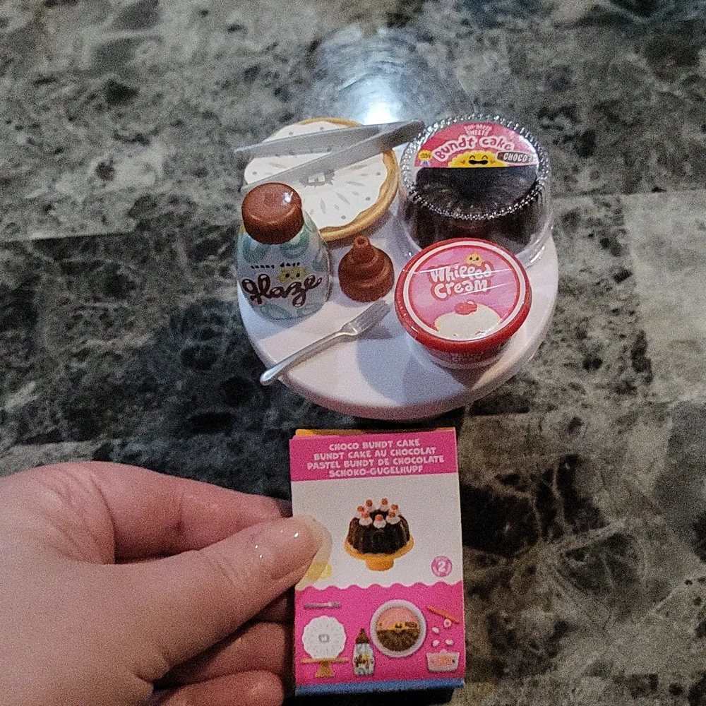 Miniverse Make It Mini Food Chocolate Bundt Cake